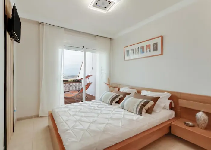 The Sunset Адехе